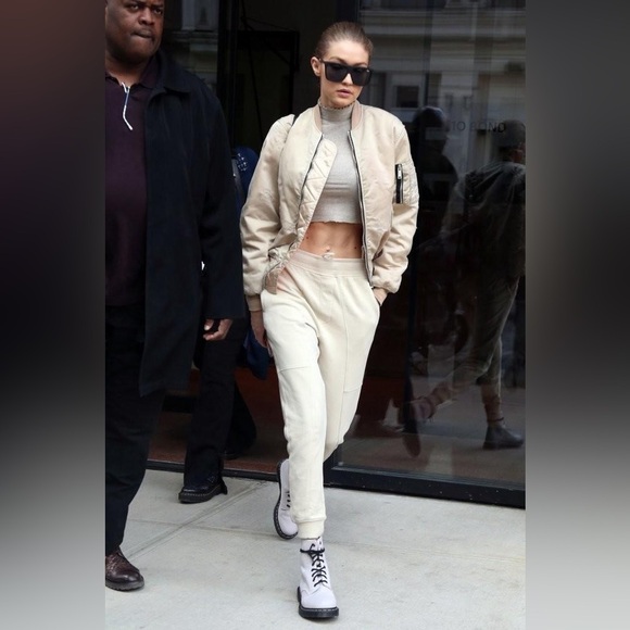 Dr. Martens NEW AirWair Classic 1460 White Smooth Leather Lace Up Combat Boots - Picture 8 of 11